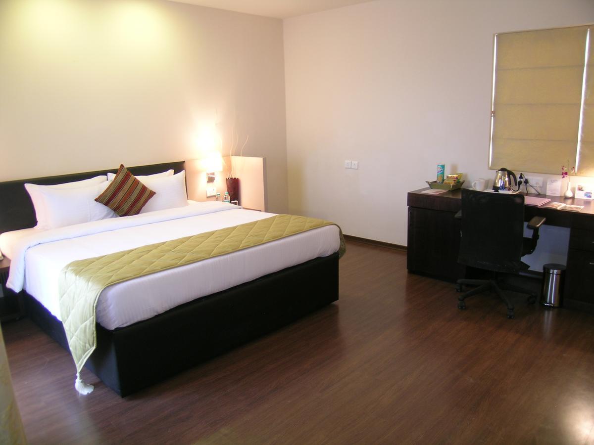 Royal Orchid Suites Whitefield Bangalore Bagian luar foto